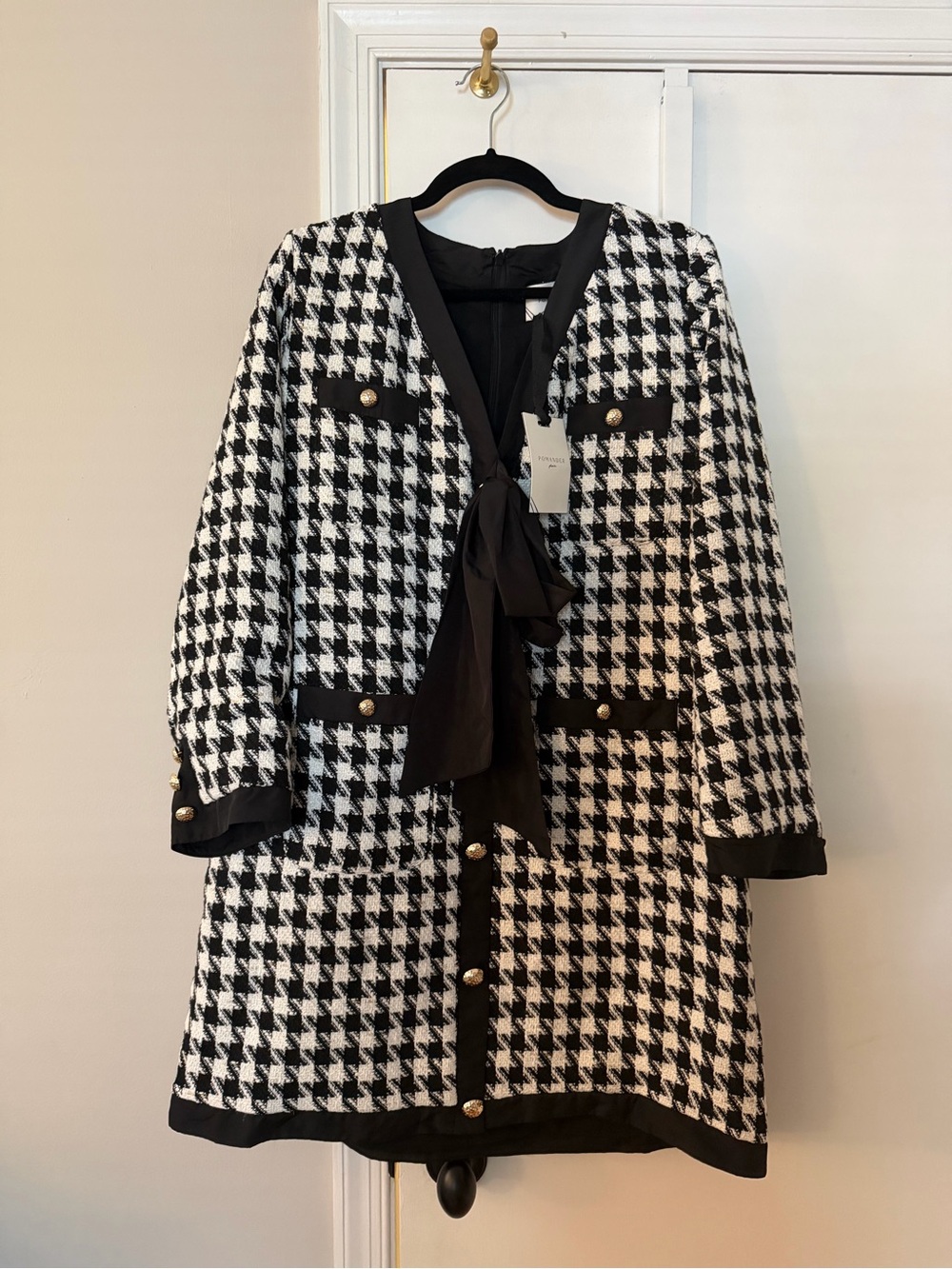 Tuckernuck BNWT Coco Black & White Houndstooth Tie-Neck Coat